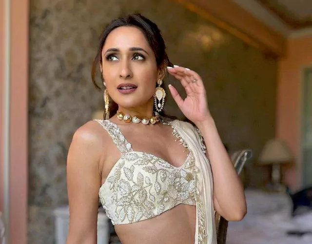 Actress Pragya Jaiswal Pics